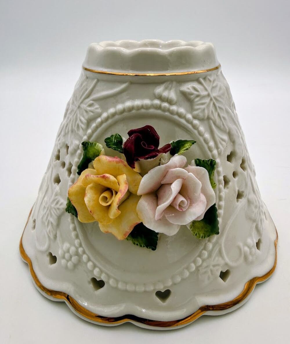 Vintage Porcelain Boudoir Lamp Shade Applied Roses Gold Trim – 6.5"